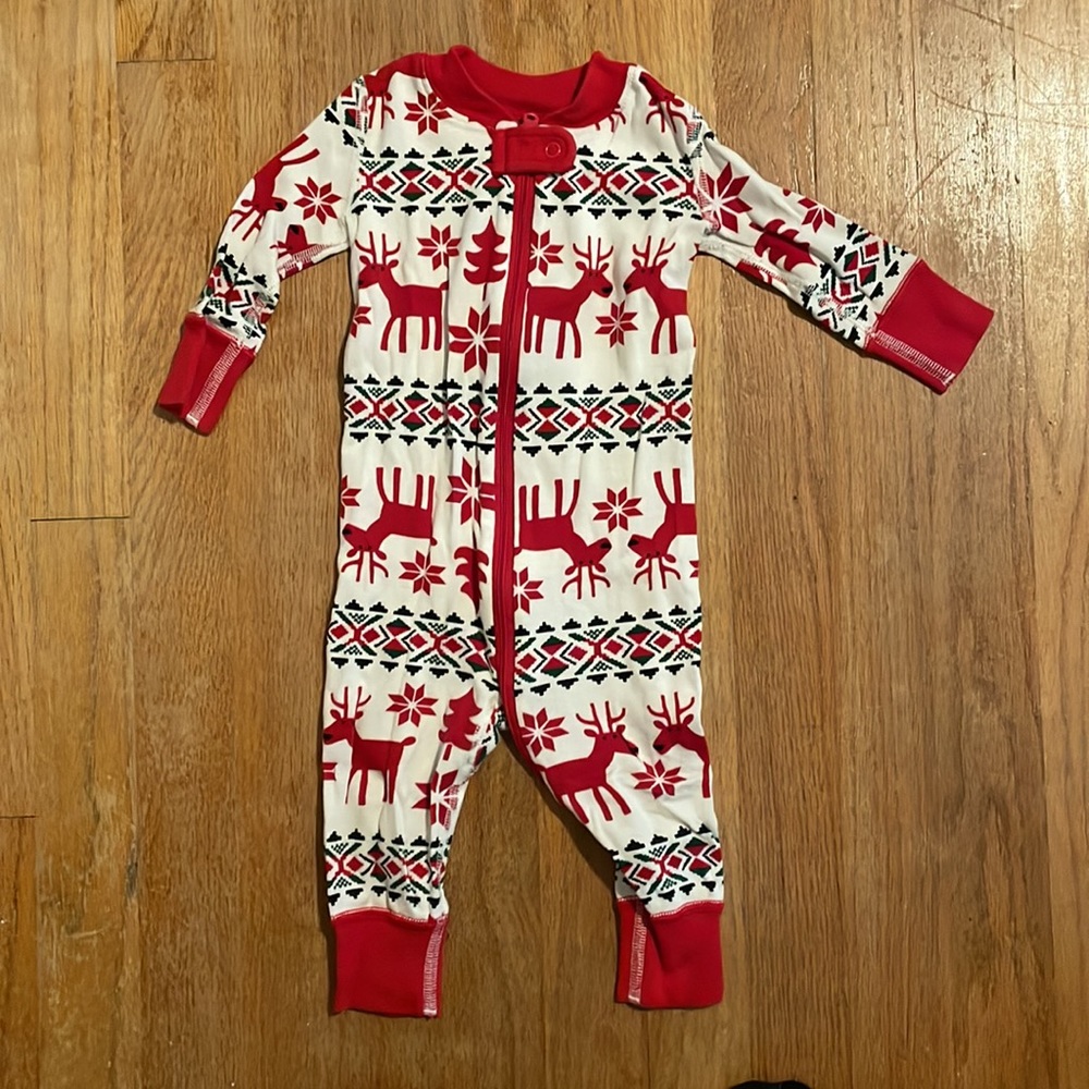 Hanna Andersson Reindeer zip up pajamas